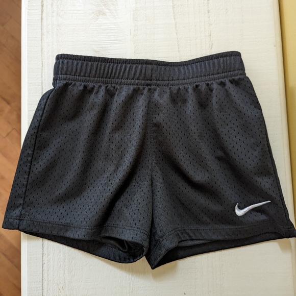 Nike Girls Mesh Shorts - Picture 1 of 1
